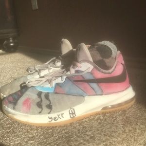 Nike AirMax infuriates